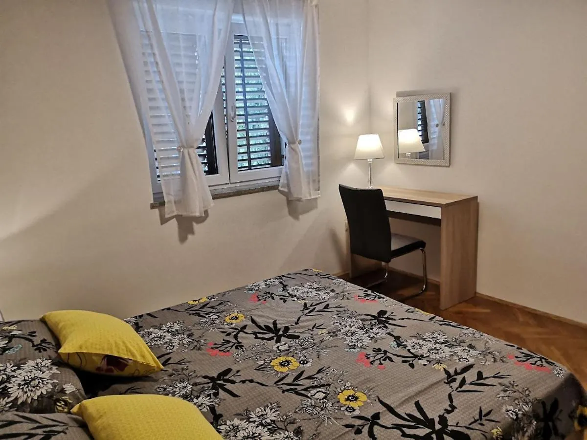 Apartamento Eugenia Pula 0*,  Croacia